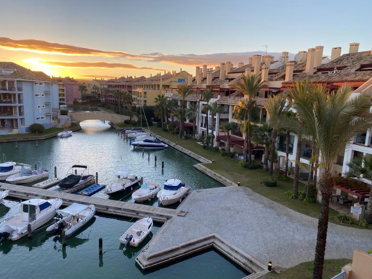 Apartamento Con Terraza Sobre La Marina De Sotogrande San Roque  Ngoại thất bức ảnh