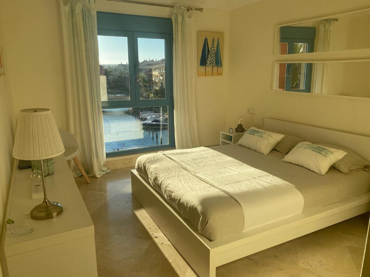 Apartamento Con Terraza Sobre La Marina De Sotogrande San Roque  Ngoại thất bức ảnh
