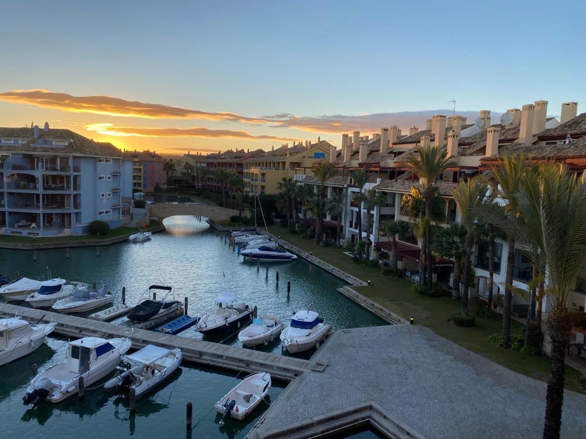 Apartamento Con Terraza Sobre La Marina De Sotogrande San Roque  Ngoại thất bức ảnh