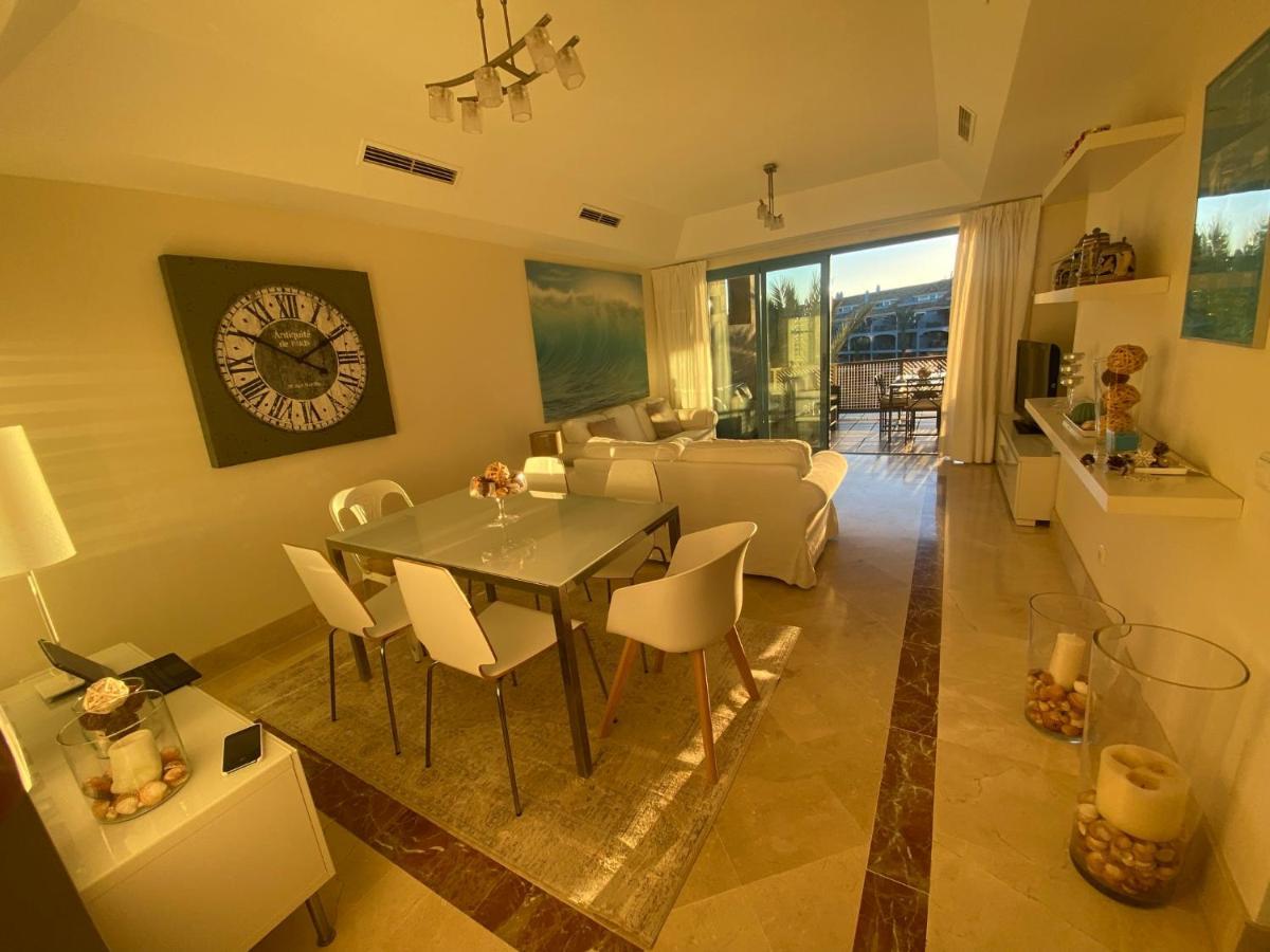 Apartamento Con Terraza Sobre La Marina De Sotogrande San Roque  Ngoại thất bức ảnh