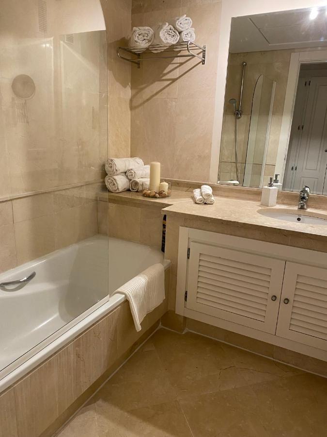 Apartamento Con Terraza Sobre La Marina De Sotogrande San Roque  Ngoại thất bức ảnh